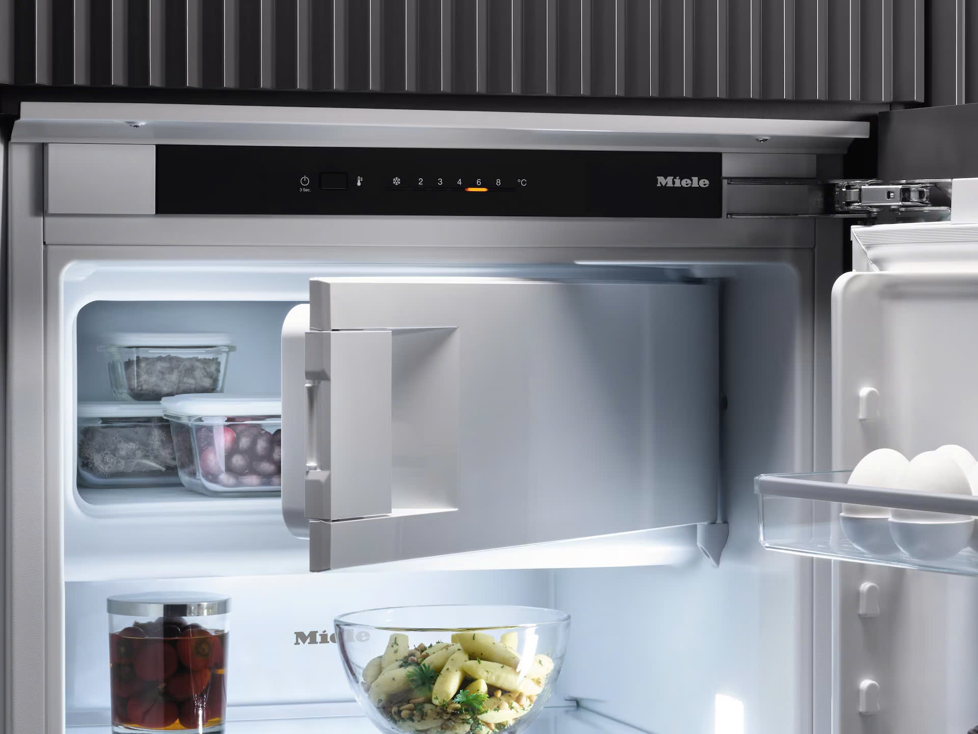 Tủ lạnh mini âm tủ có ngăn đông Miele | K 7128 D