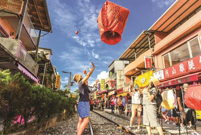 TOUR DU LỊCH ĐÀI LOAN 5N4Đ MÙA XUÂN 2027: RỰC RỠ SẮC HOA ANH ĐÀO (BAY VIETJET AIR)
