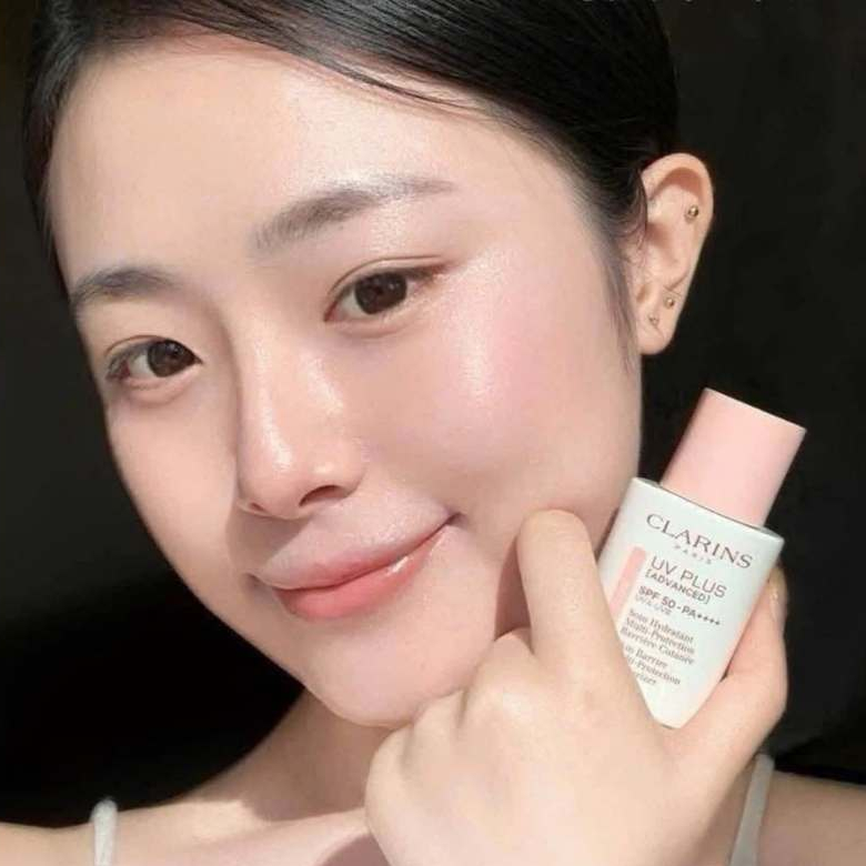 Kem Chống Nắng Clarins Rosy Glow UV Plus SPF 50-PA++++