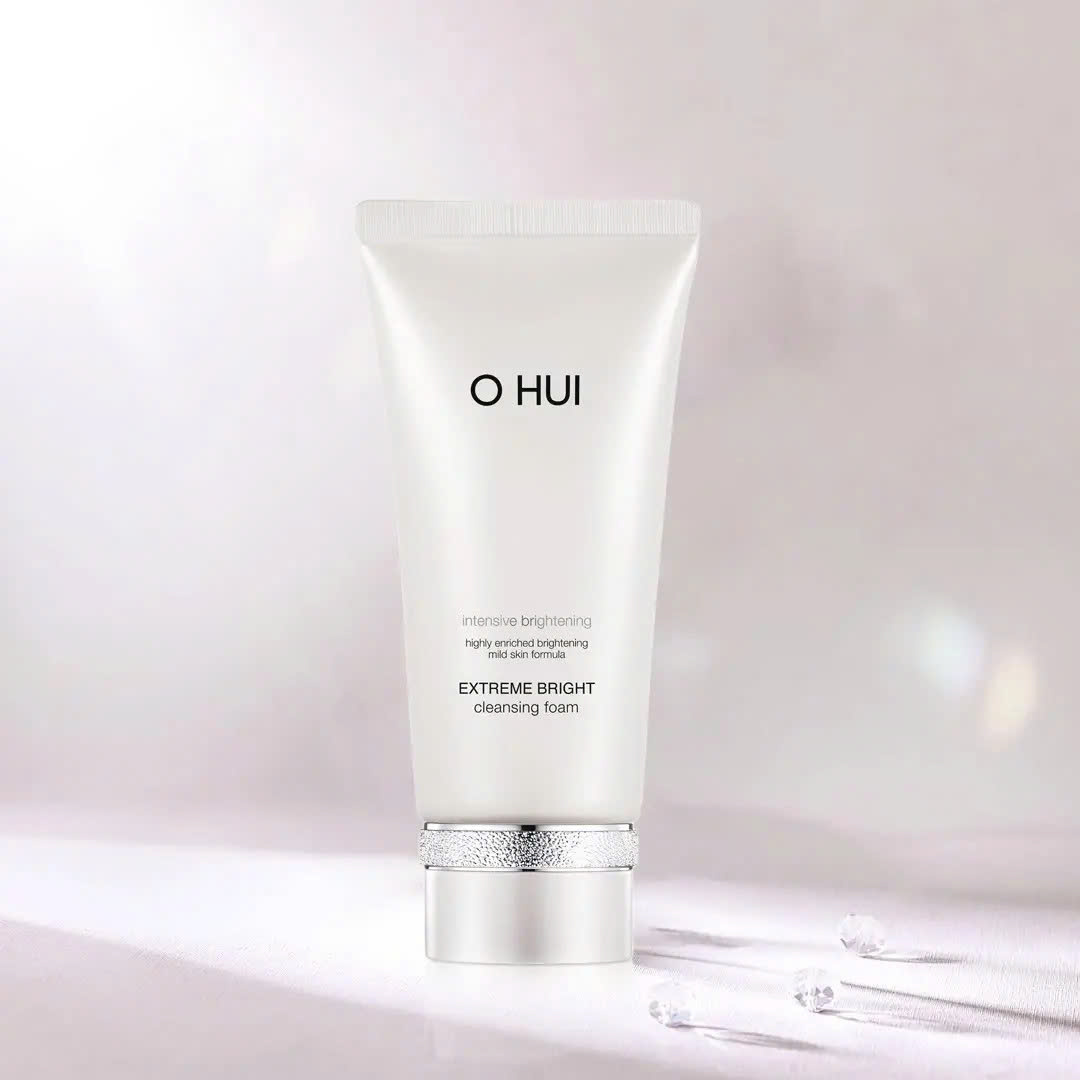 Set Sữa rửa mặt dưỡng trắng da OHUI Extreme Bright Cleansing Foam 160ml +100ml