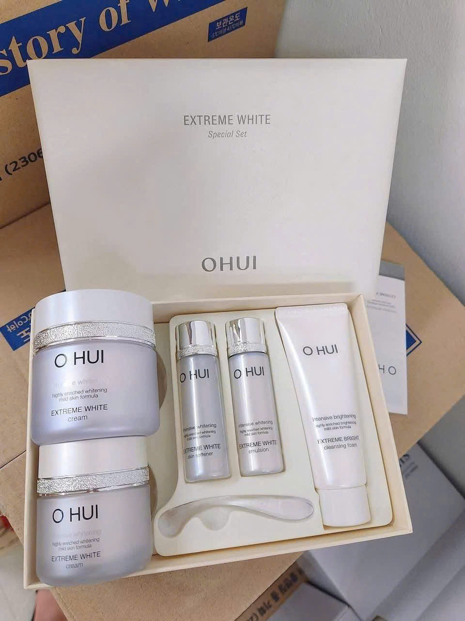 Set Kem dưỡng trắng da OHUI Extreme White Cream – dòng sản phẩm dưỡng trắng, mờ thâm nám và ngăn lão hóa