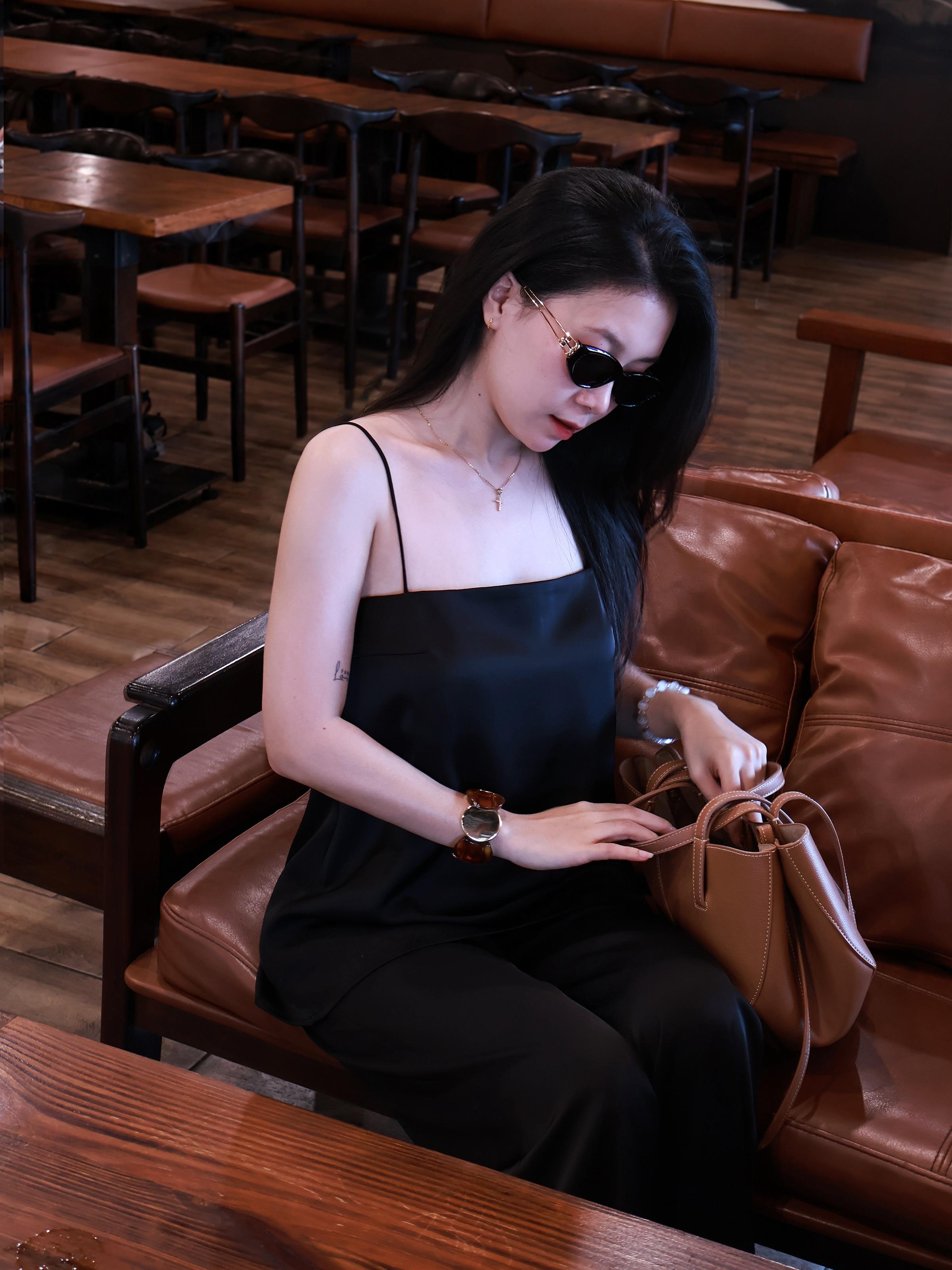 | SET-005 | Set 2 Dây Mảnh Kèm Quần Ống Rộng Lụa Hàn Châu