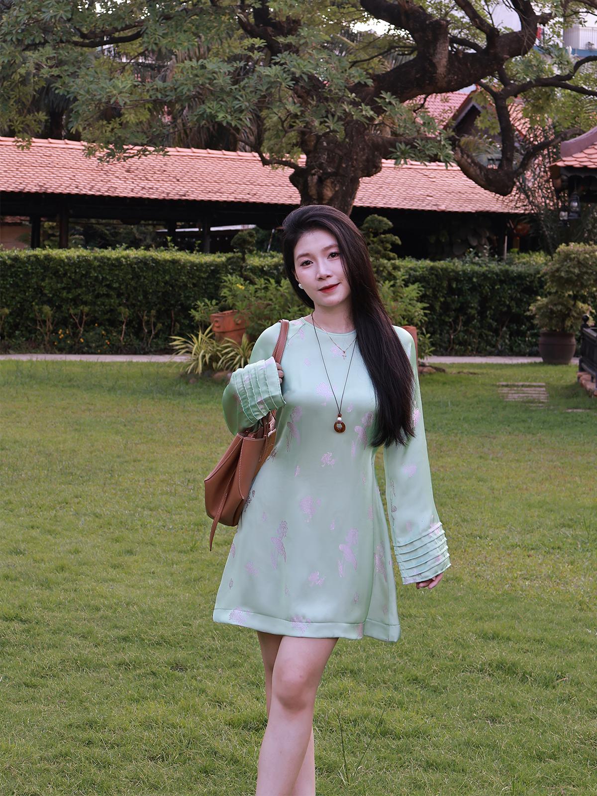 |DLN-001| LIÊN HOA Đầm Gấm Form Ngắn Tay Dài