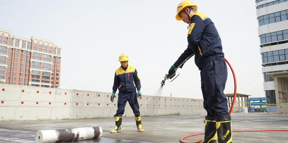 So Sánh Sơn Chống Nóng và Chống Thấm – Loại Nào Phù Hợp Cho Mái Tôn?