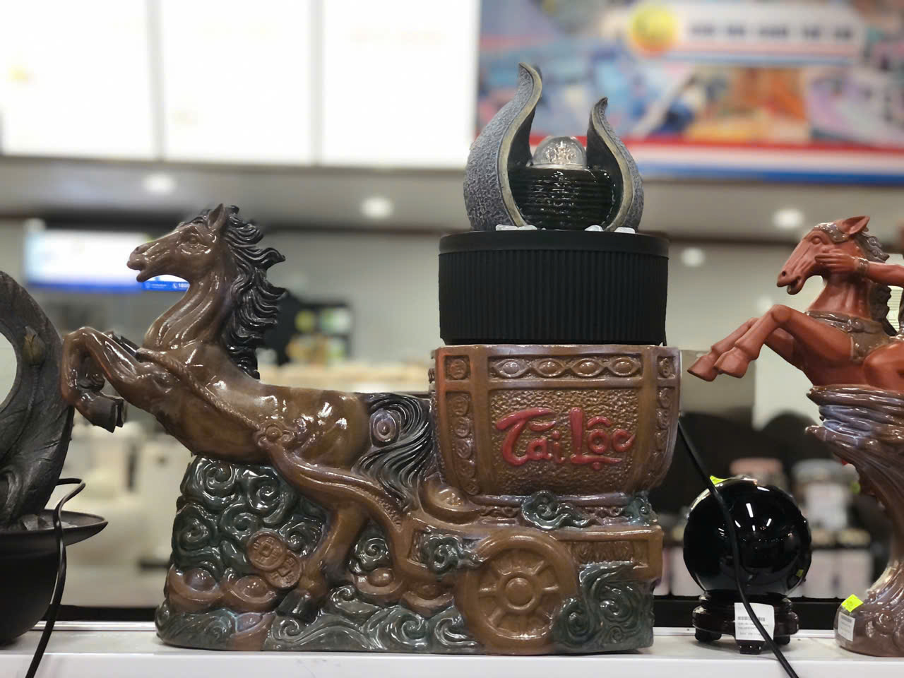 Tượng Ngựa Kéo Tài Lộc NKTLKB02 – Gốm Bát Tràng Cao Cấp Màu Nâu Đất