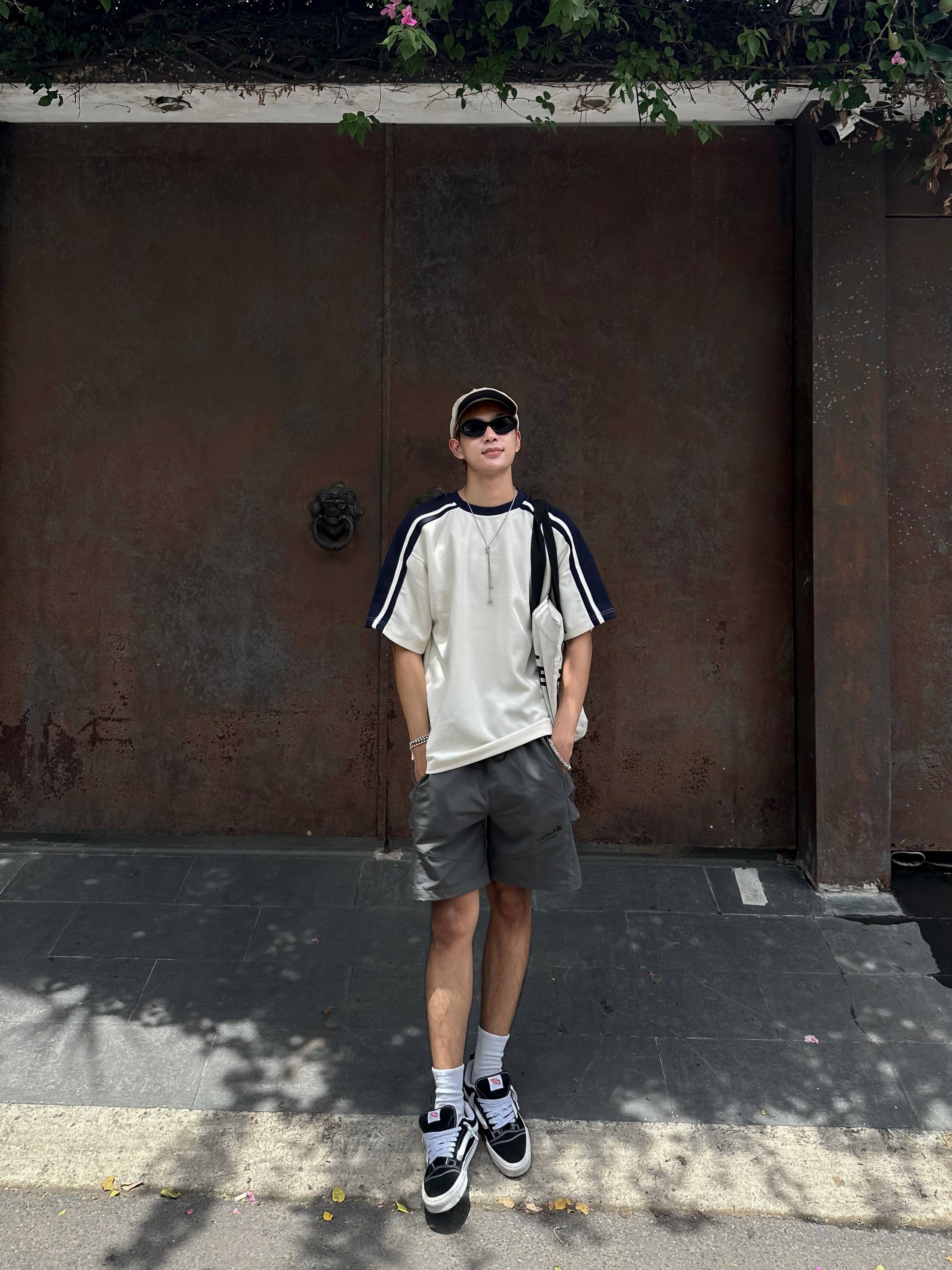 Áo Thun Teelab Local Brand Unisex Sporty Side-Line Tshirts TS257