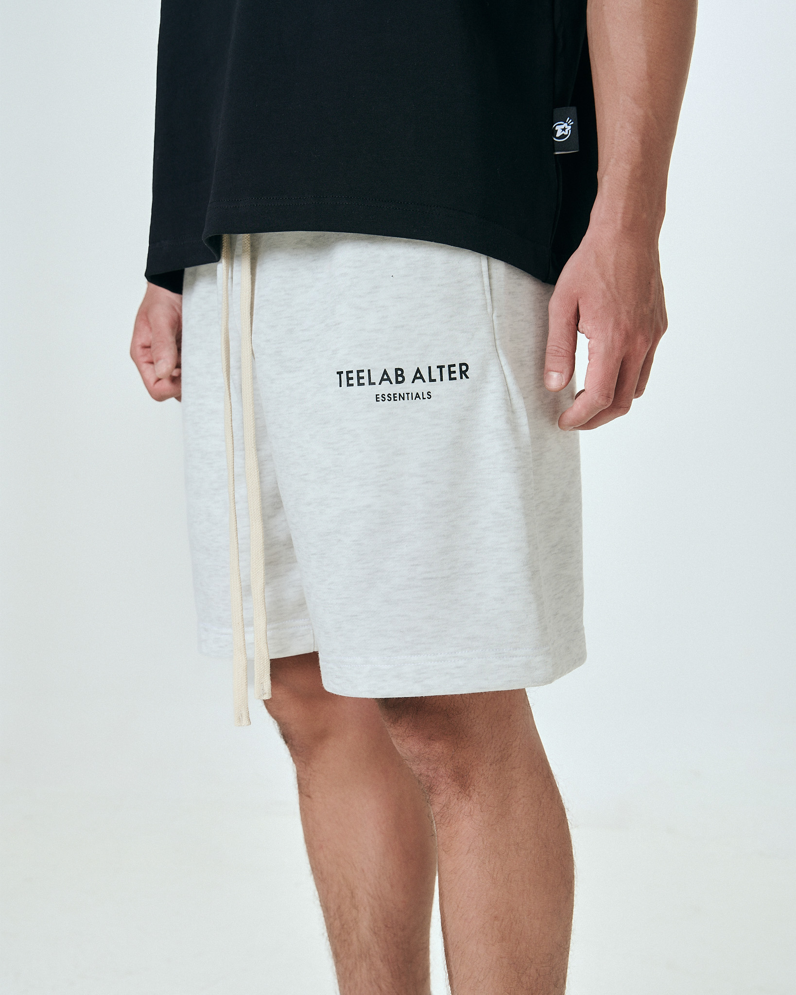 Quần Short Teelab Alter Oversize Nỉ Chân Cua In Wourld Tour Unisex SH003