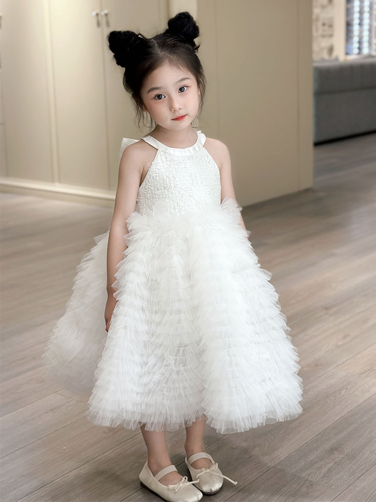 VD Yếm Trắng Voan Tầng Nơ Sau Btown