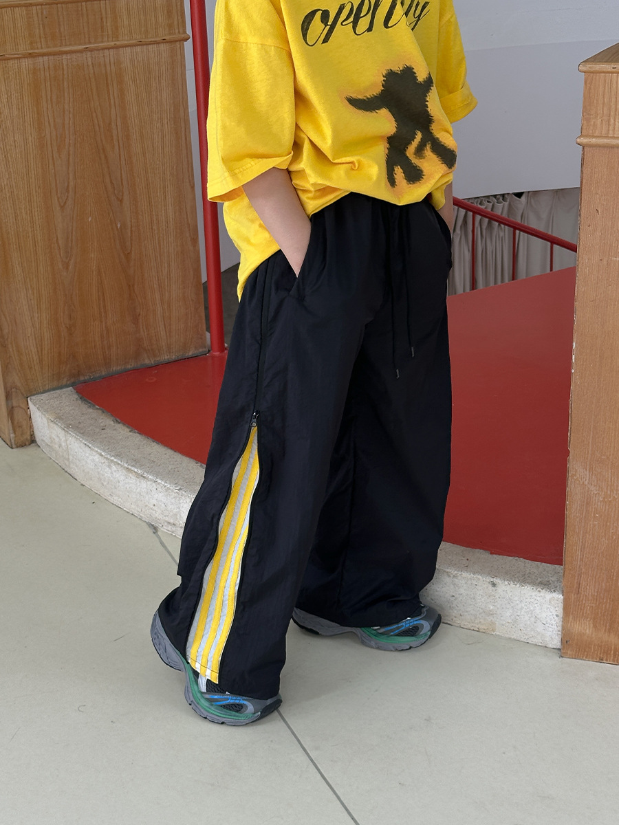 Quần Dài Dù Đen Sọc Hông Vàng LY