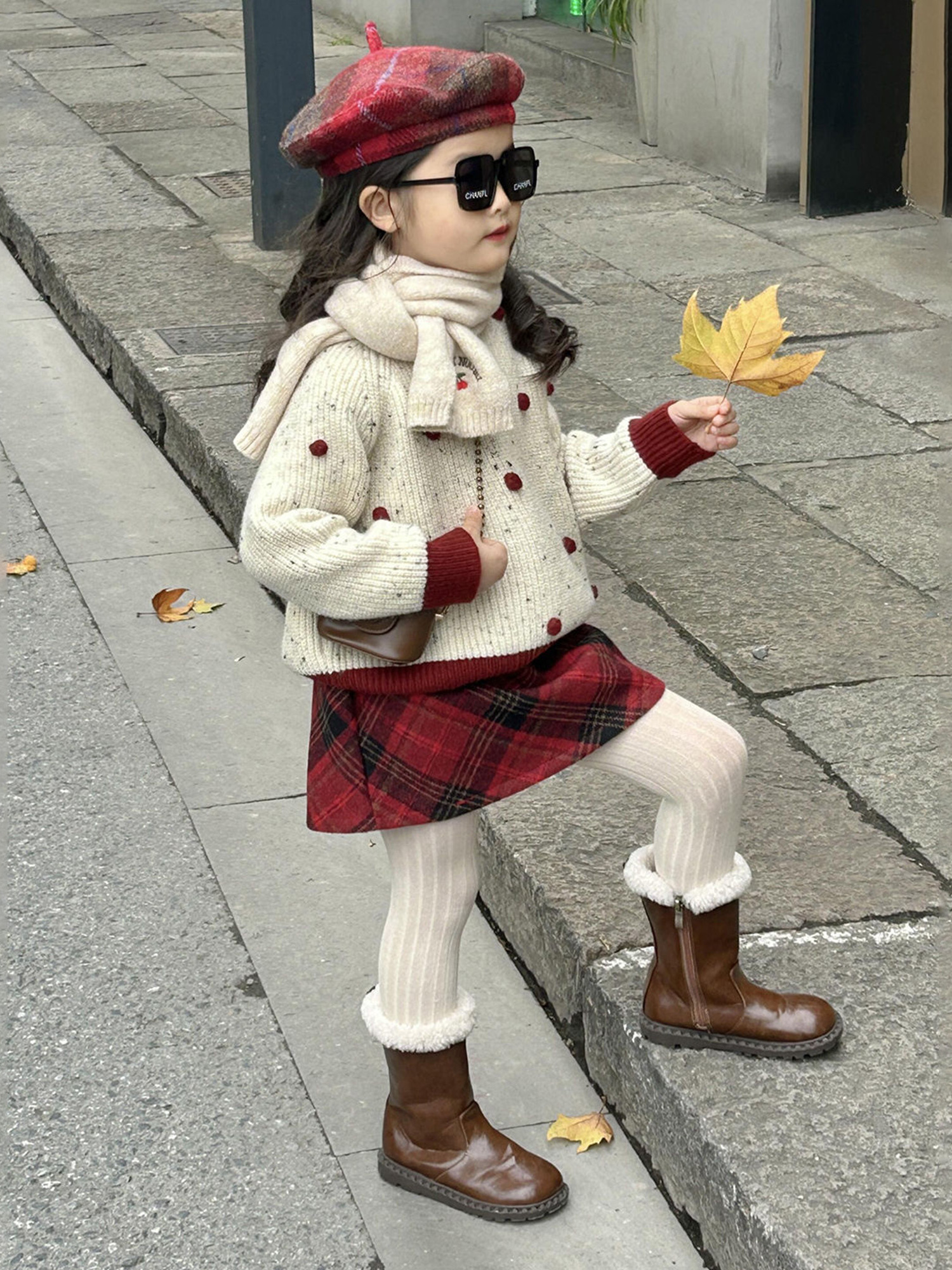 Áo Len Dài Kem Bi Bông WP