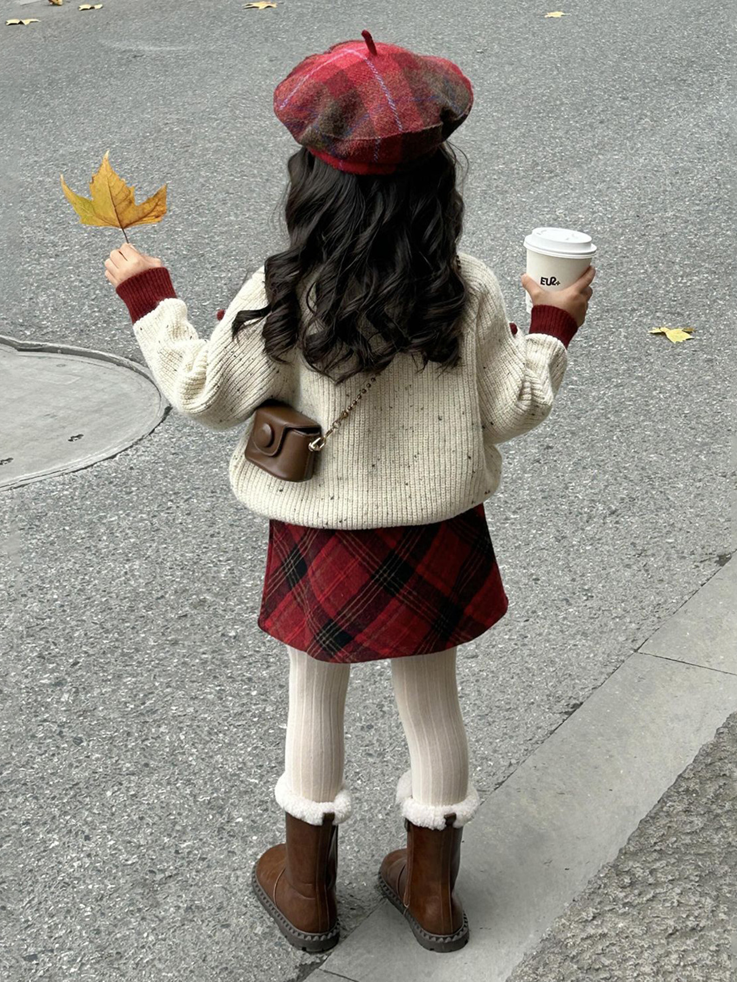 Áo Len Dài Kem Bi Bông WP