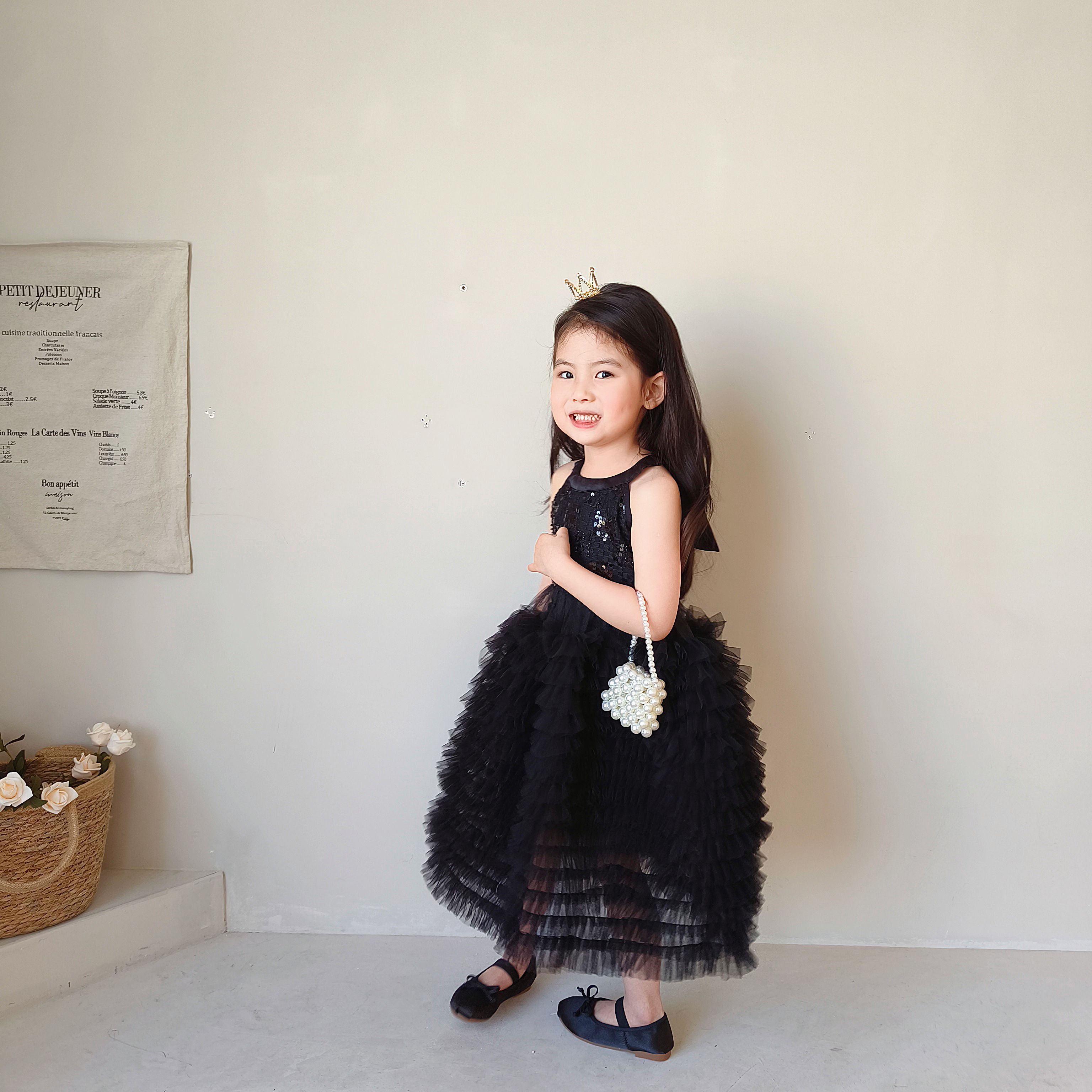 VD Yếm Đen Voan Tầng Nơ Sau Btown