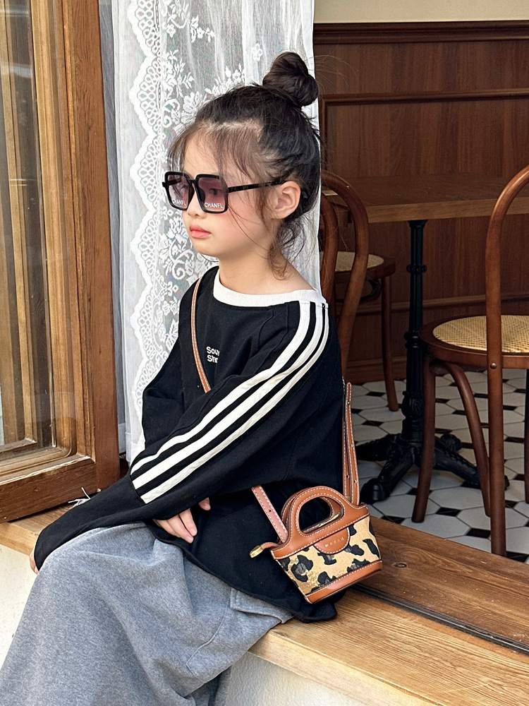 ÁO DÀI ĐEN SỌC TAY ZD