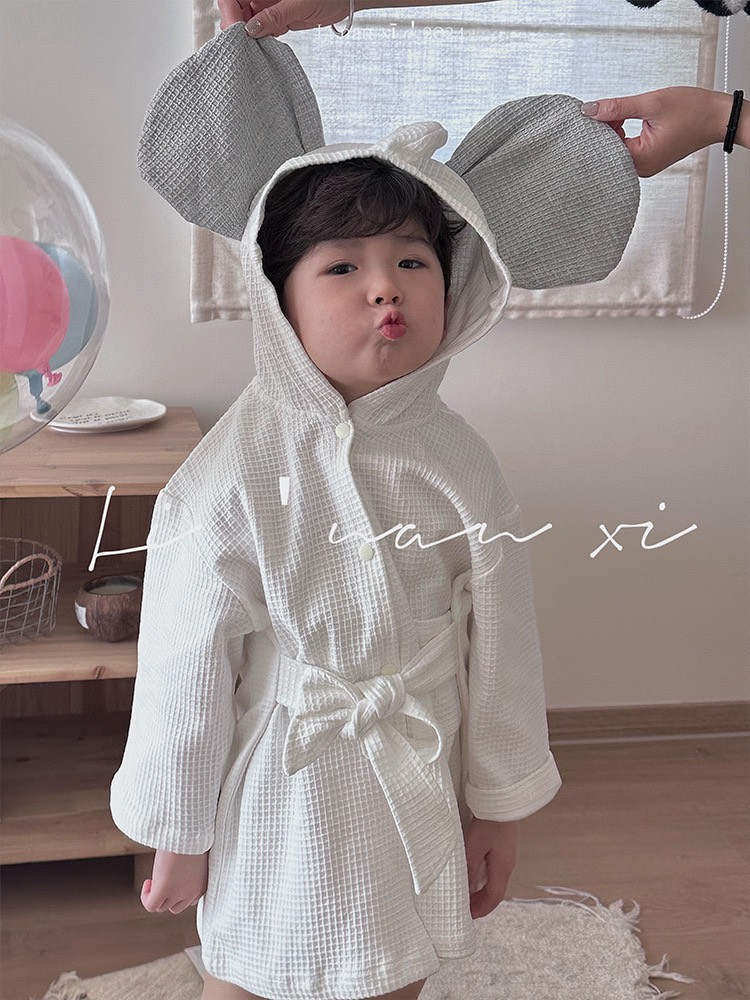 ÁO CHOÀNG VOI TRẮNG