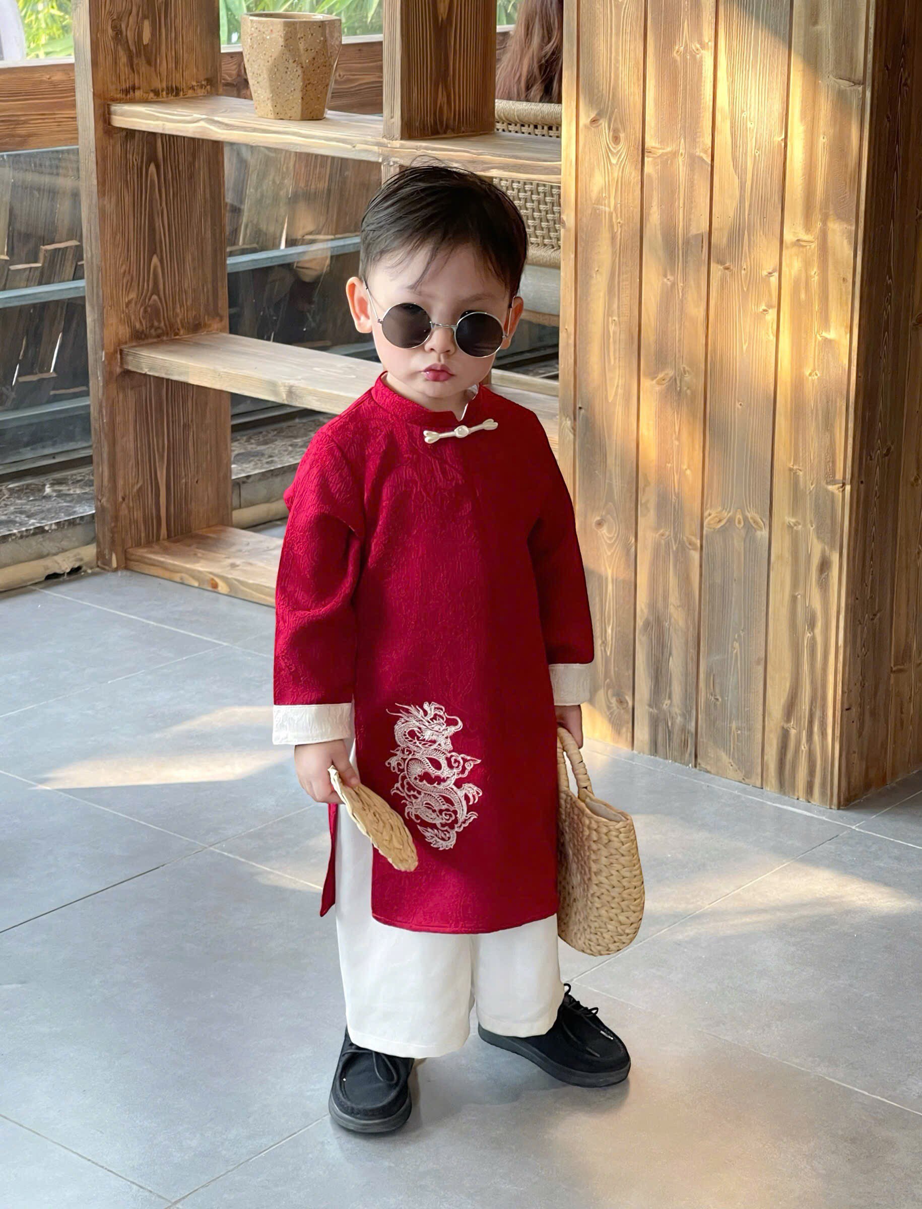 Set Áo Dài Đỏ Họa Tiết Rồng Quần Kem