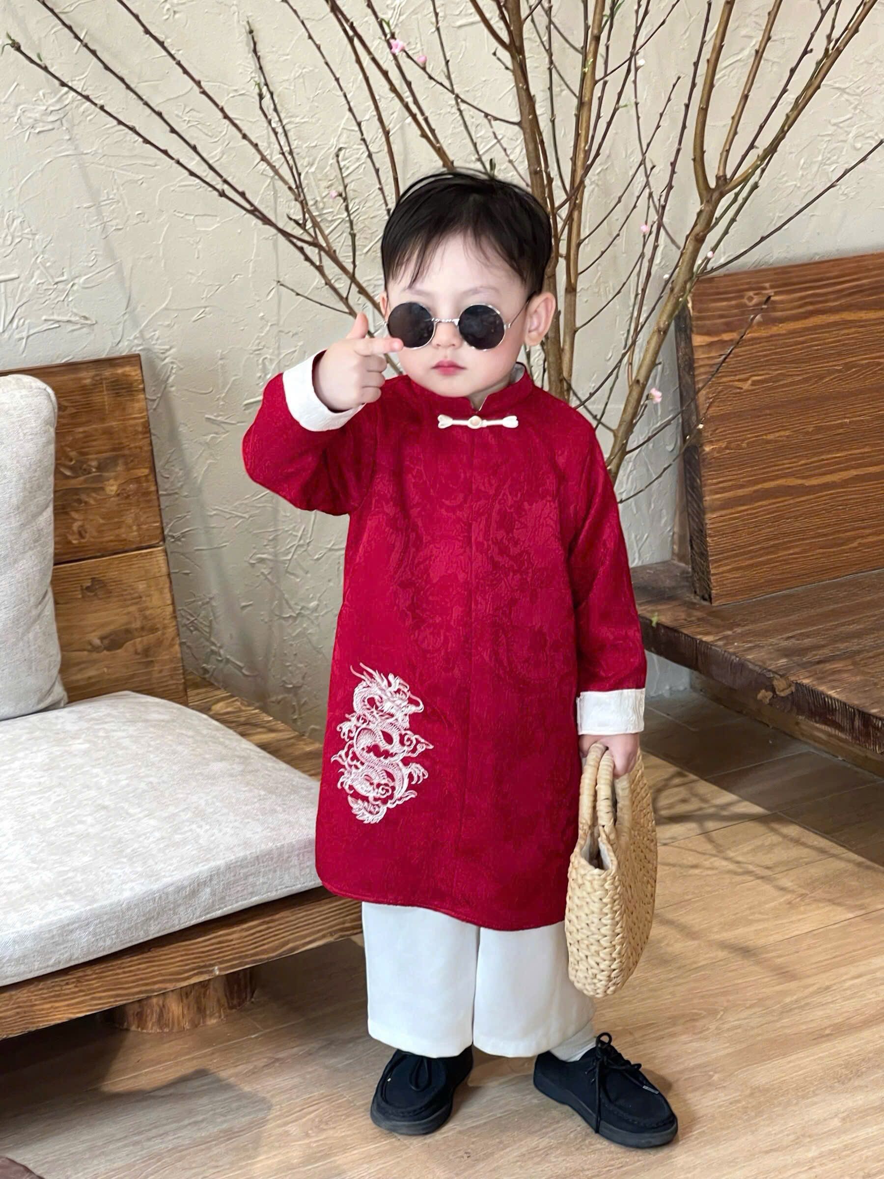 Set Áo Dài Đỏ Họa Tiết Rồng Quần Kem