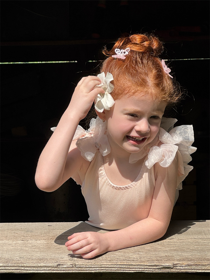 Jump Bơi Hồng Nơ Đá Chegle