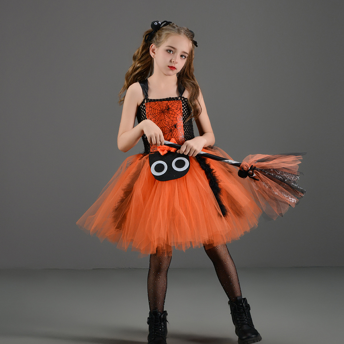 VN Nhện Cam Kèm Chổi+Kẹp