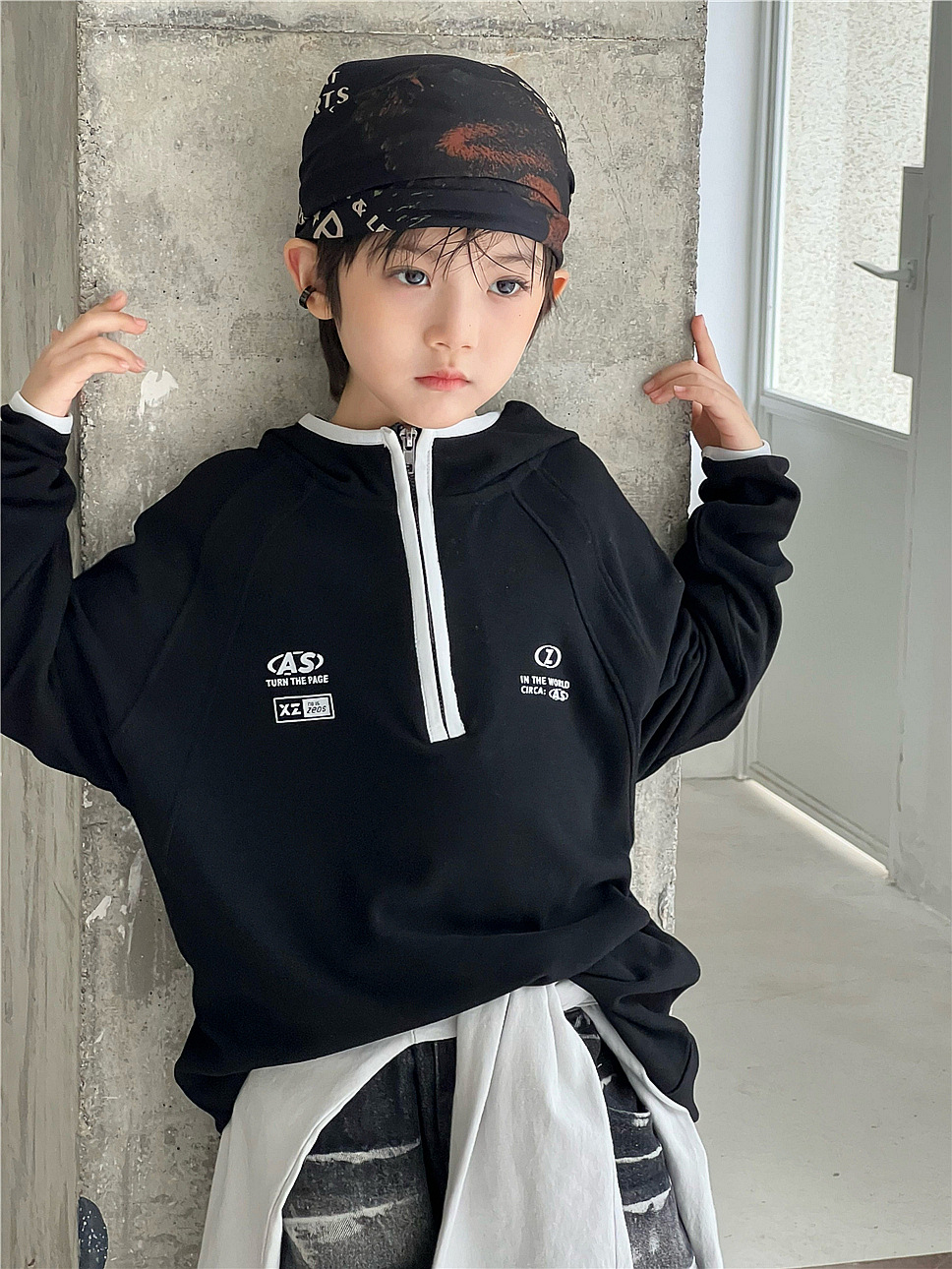 Áo Dài Đen Viền Trắng Nón SN