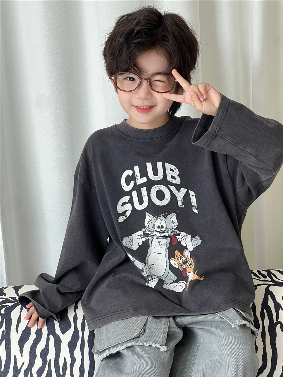 Áo Dài Đen T&J Mặt Hề SN