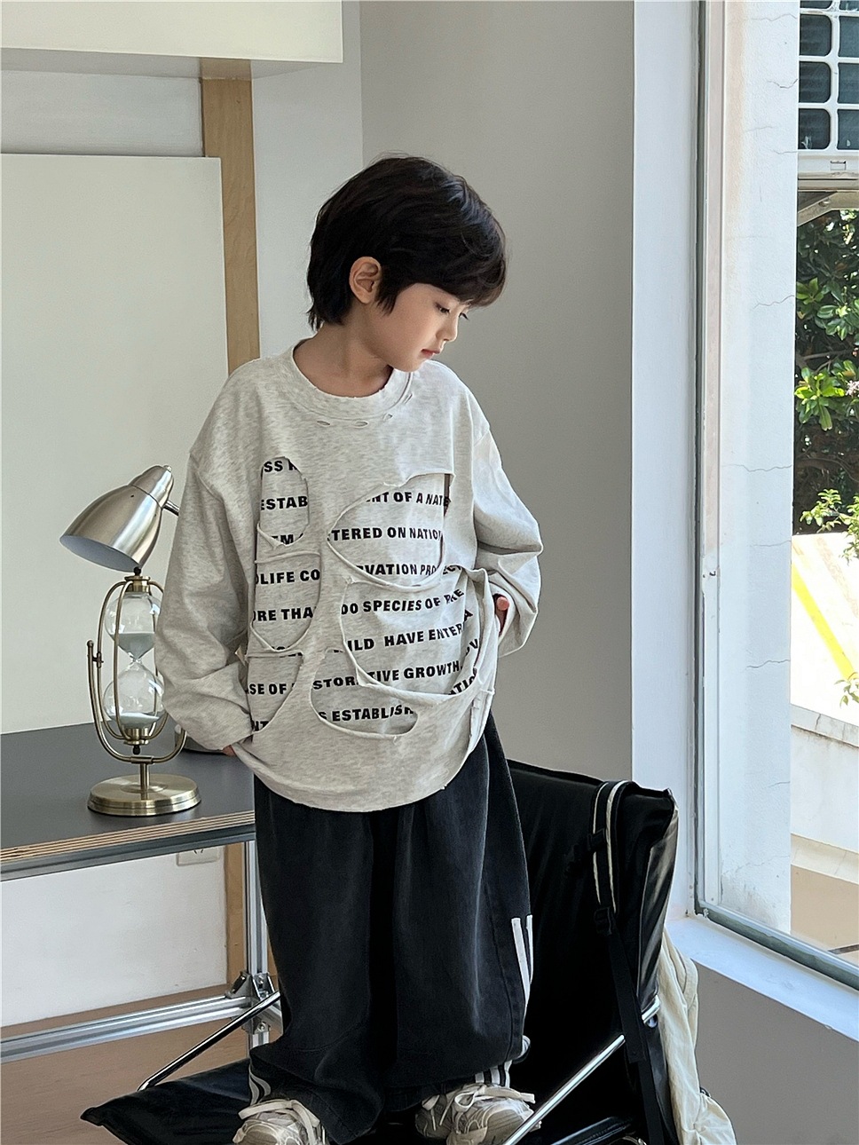 Áo Dài Xám Rách Chữ SN