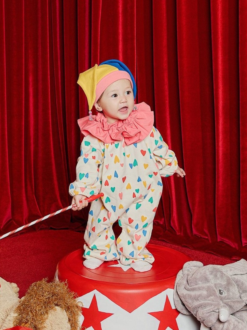 Jump Dài Tim Màu Kèm Nón Hề