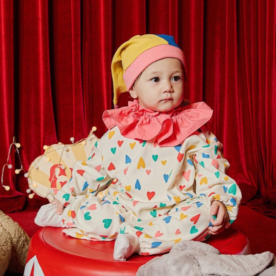 Jump Dài Tim Màu Kèm Nón Hề