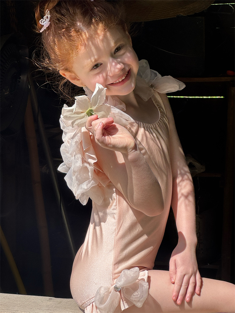 Jump Bơi Hồng Nơ Đá Chegle