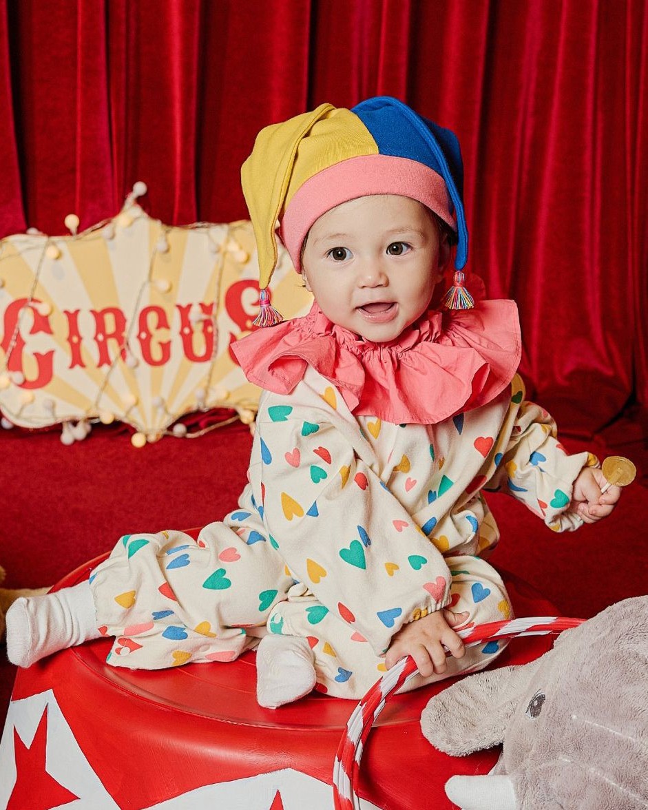 Jump Dài Tim Màu Kèm Nón Hề