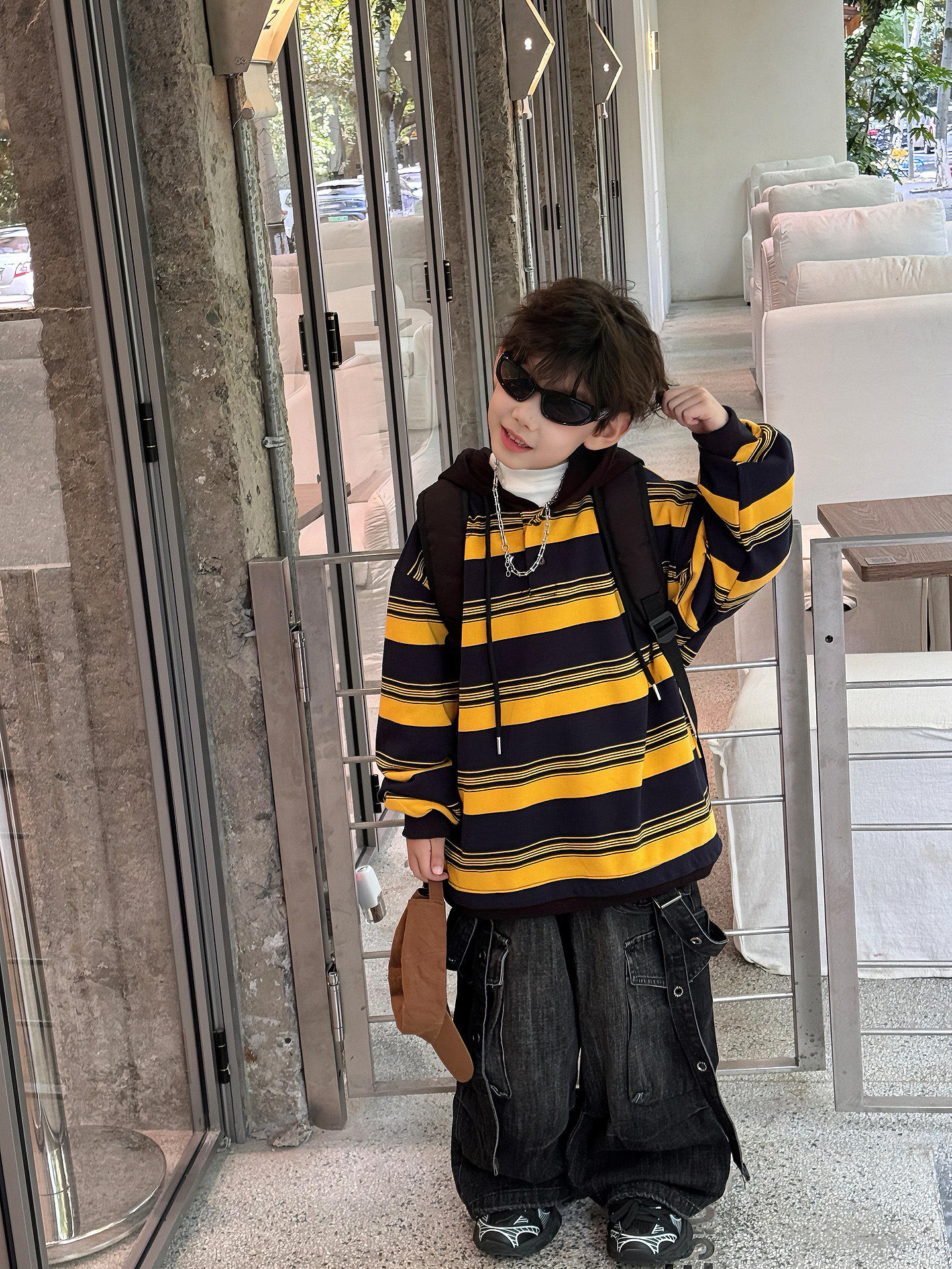 AD Hoodie Sọc Vàng Nón Đen FS