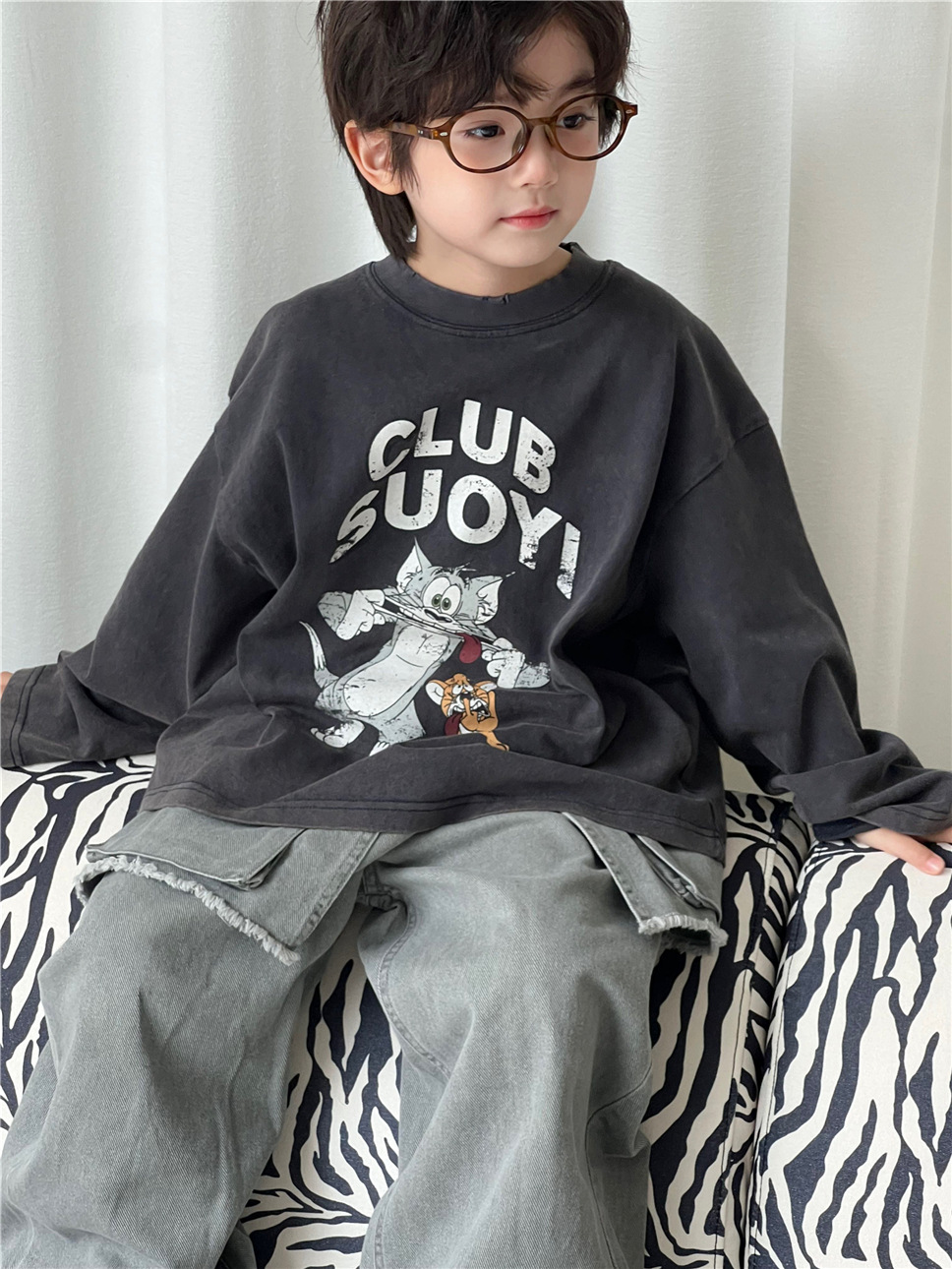 Áo Dài Đen T&J Mặt Hề SN