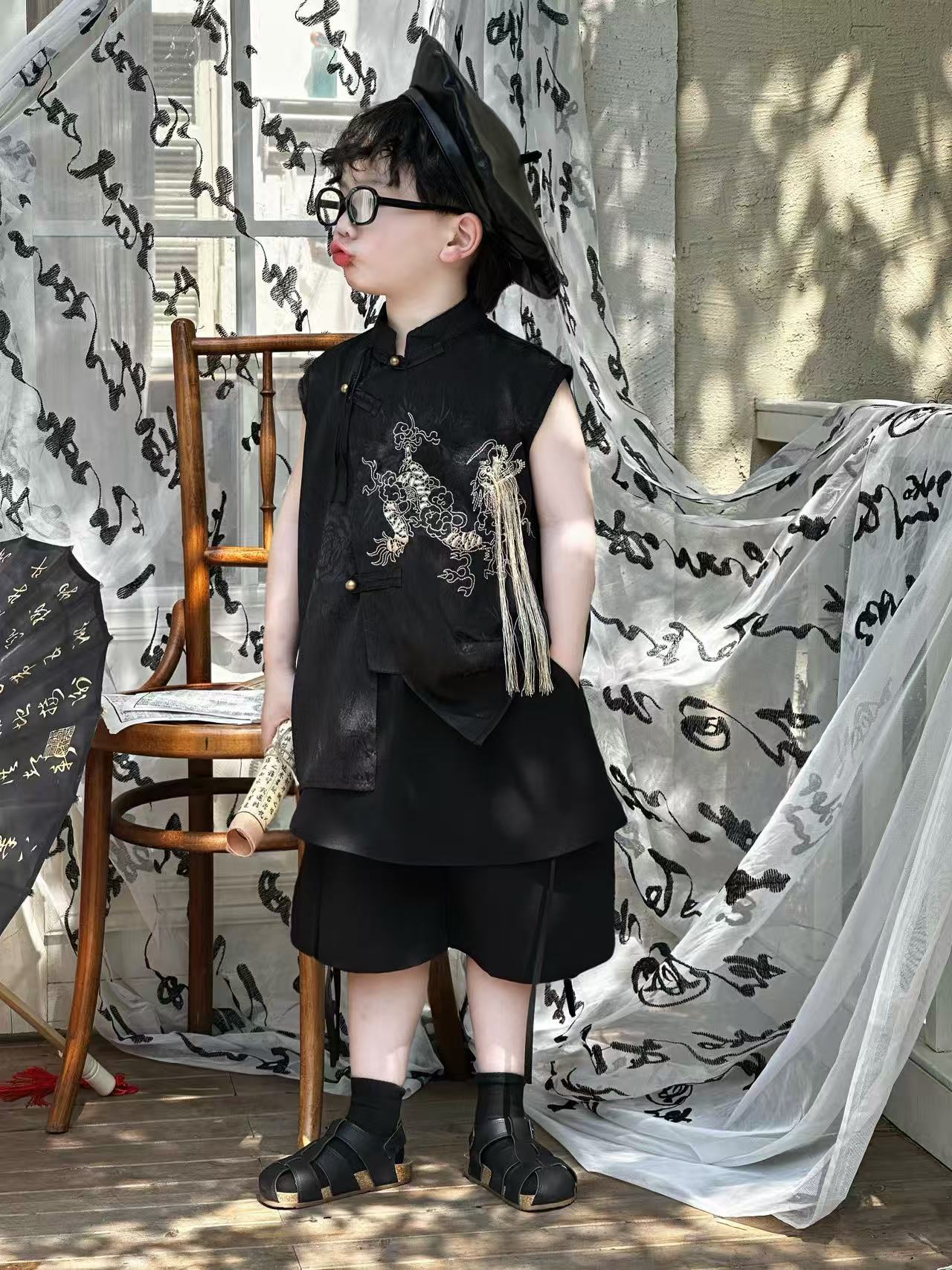 SN Áo Đen Thêu Quần Vạt YH