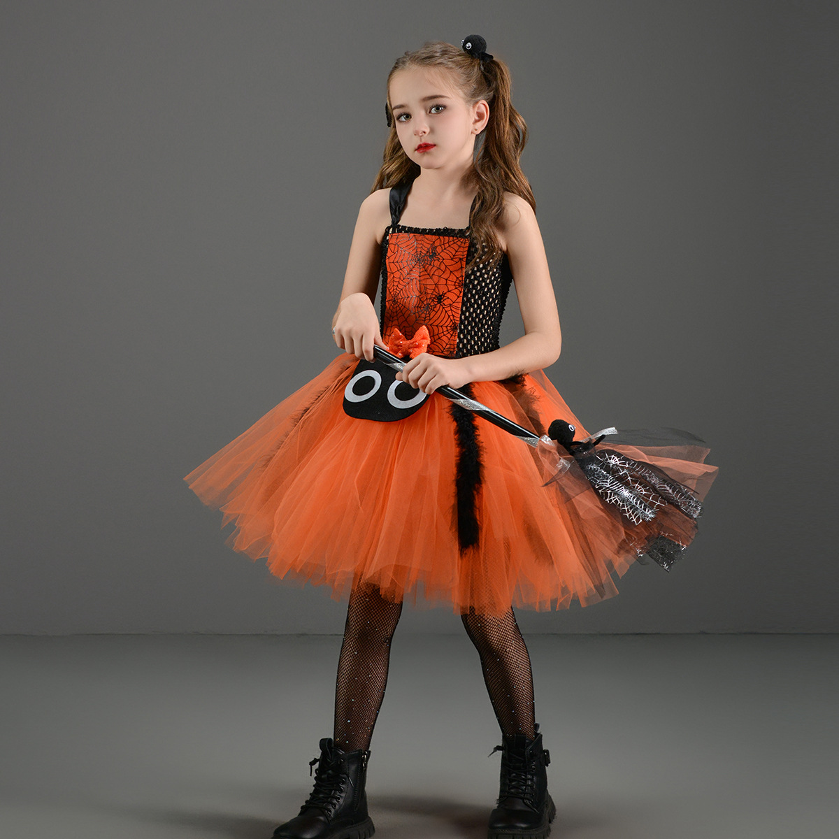 VN Nhện Cam Kèm Chổi+Kẹp