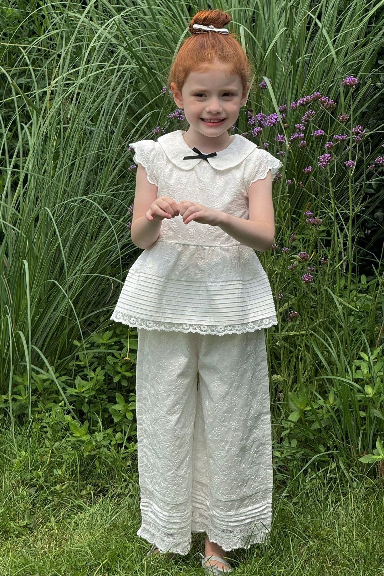 Set Dài Trắng Nơ Đen Ota