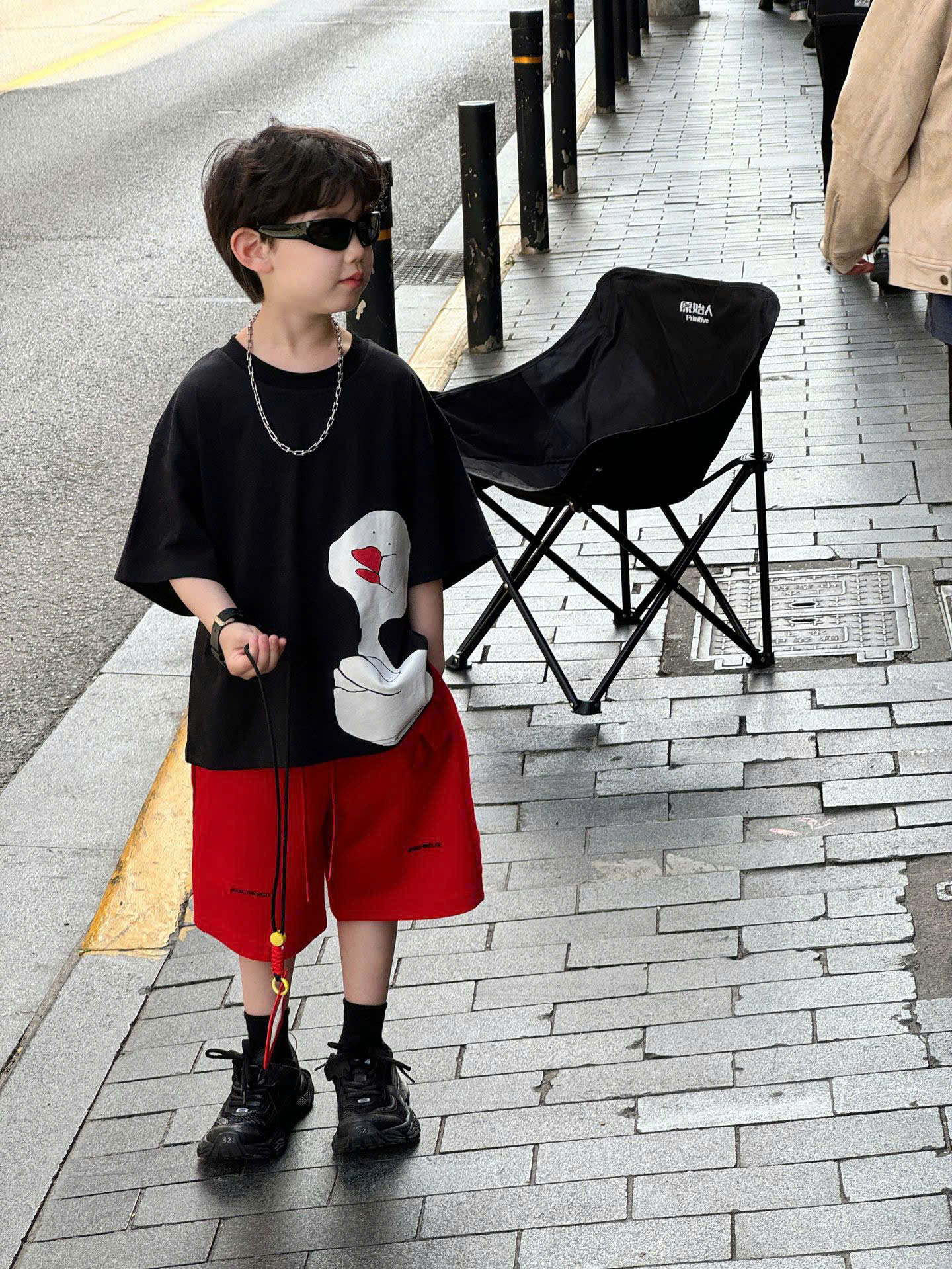 SET Ngắn Áo Vịt Đen Quần Đỏ FS