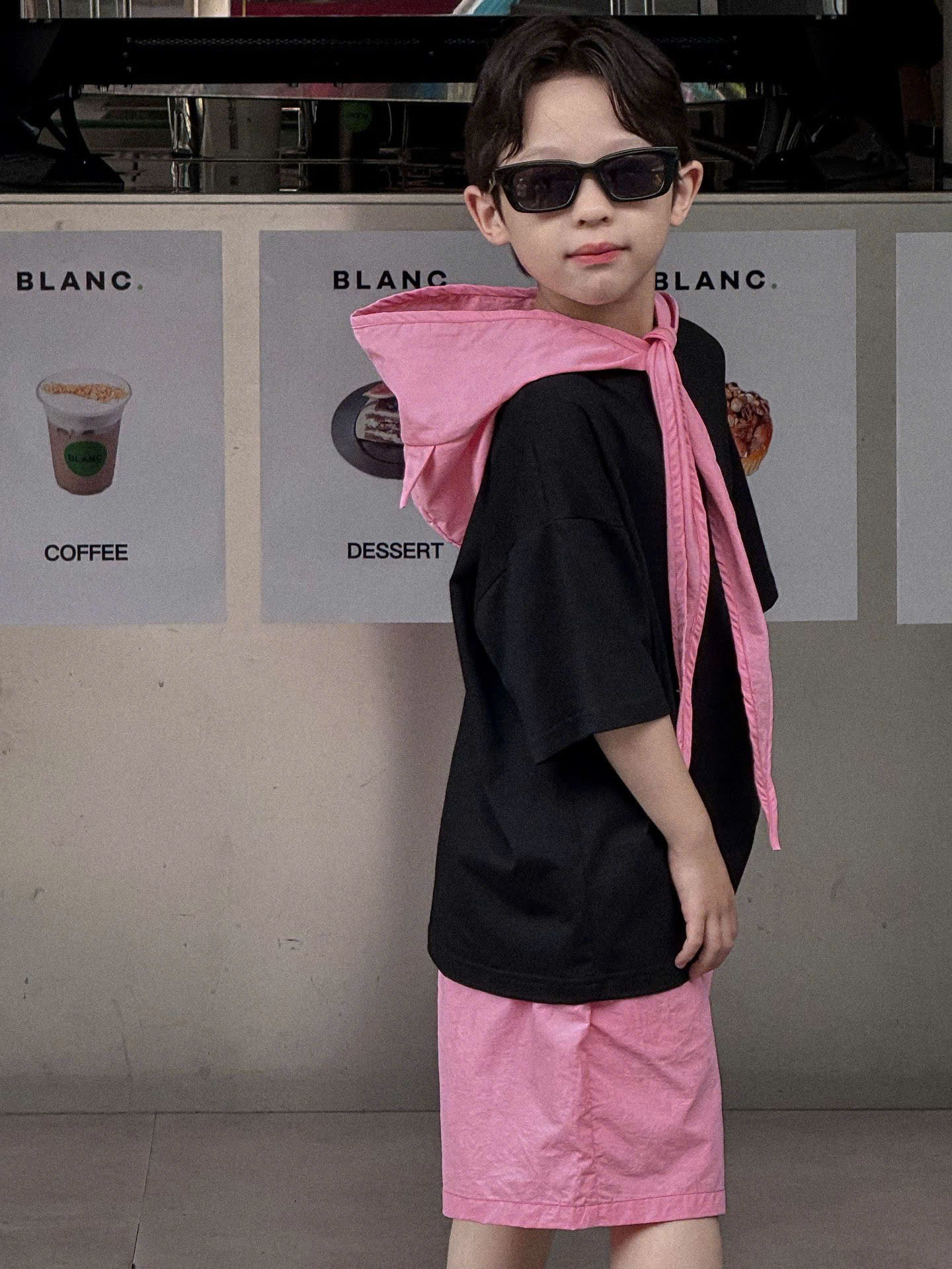 SN Áo Đen Quần Hồng Nón PL