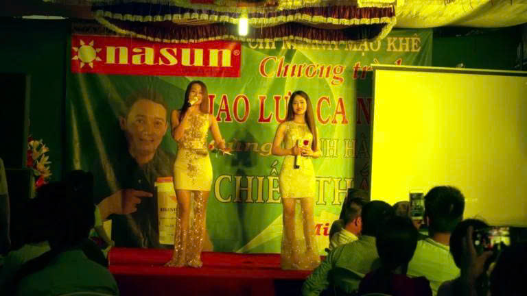 Giao lưu ca nhạc tại nhà phân phối Sơn Nasun Mạo Khê tháng 5 năm 2017