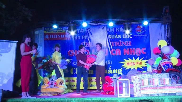 Nhà phân phối Sơn Nasun Hà Nam giao lưu cùng danh hài Chiến Thắng