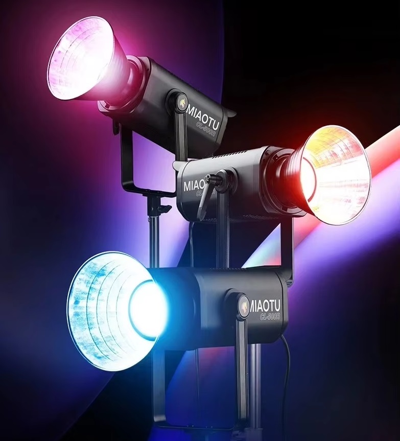 MIAO TU RA MẮT ĐÈN LED CL-500R RGB.W: 