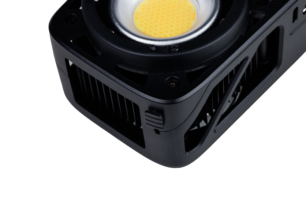 Đèn COB LIGHT S150 Cầm tay  công suất  cao - CRI >95 + Pin P77