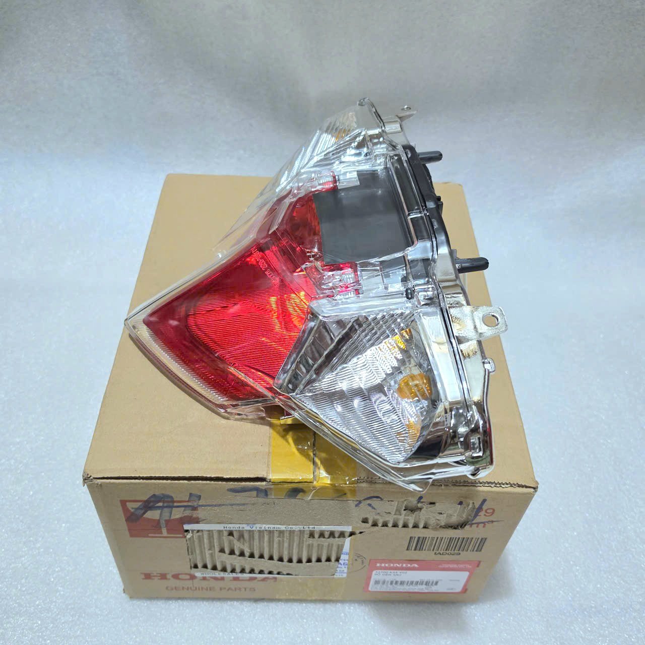 Đèn sau, đèn hậu Vision 2014-2019 / 33700-K44-V02