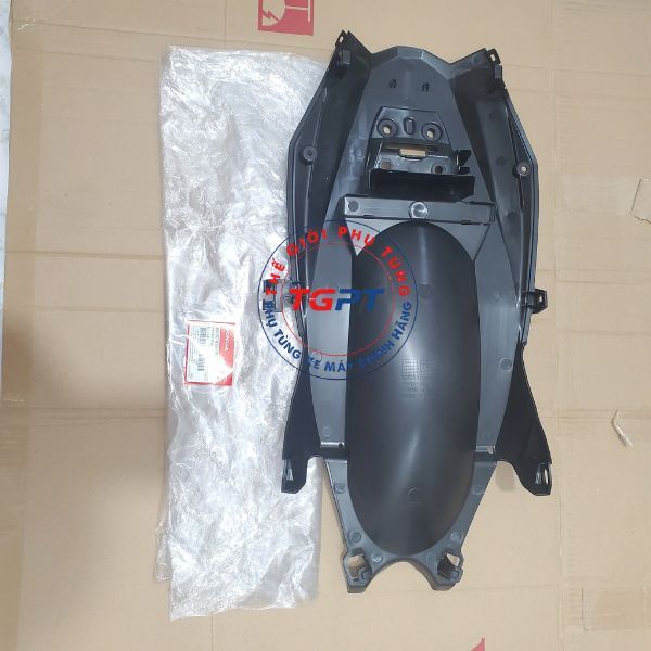 Chắn bùn B sau, Lót gầm bánh sau xe Winner X V2