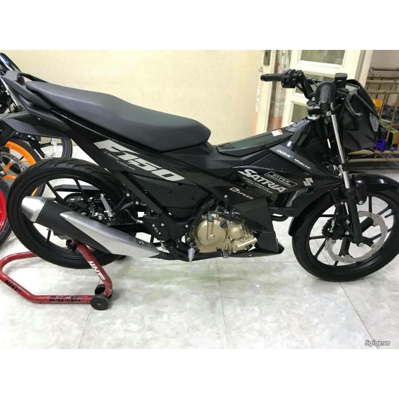 Bộ tem Satria Fi 2018 đen bạc - 68000-12K40-YVU
