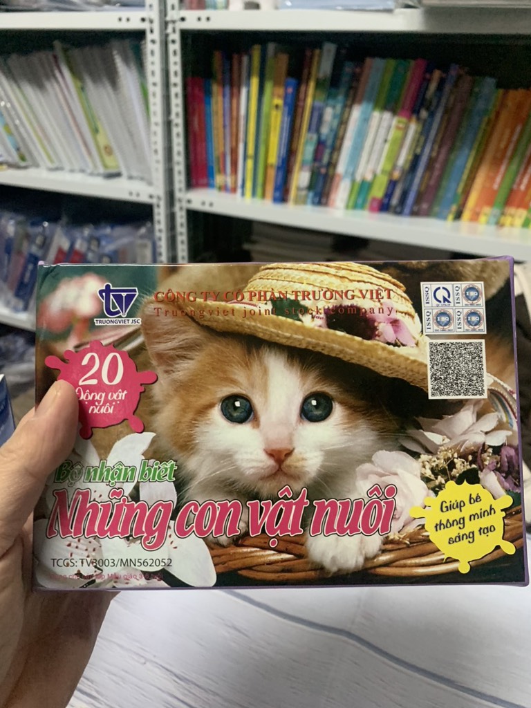 Bộ tranh có gắn đế động vật nuôi