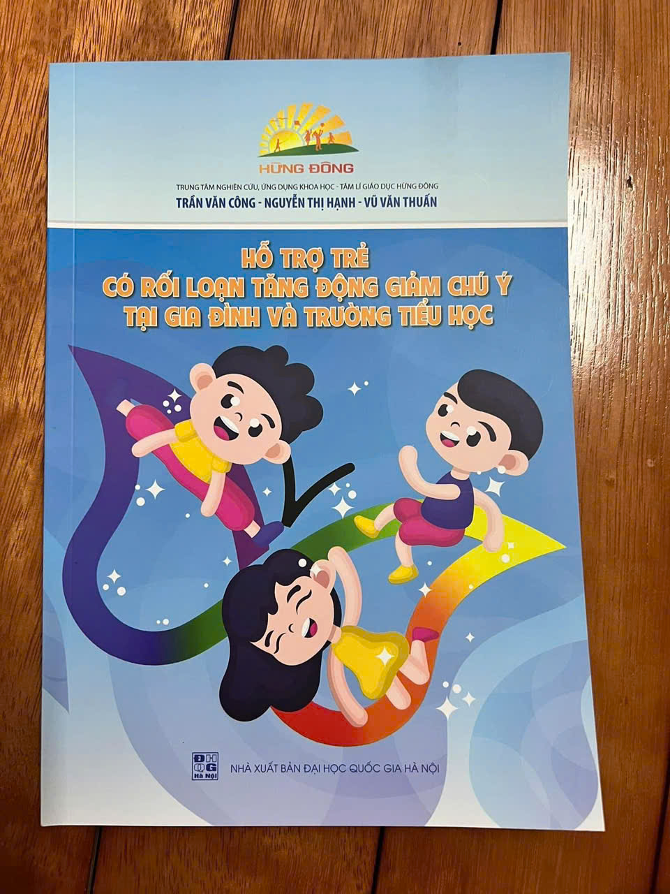 Hỗ trợ trẻ rối loạn tặng động giảm chú ý tạ gia đình và trường tiểu học