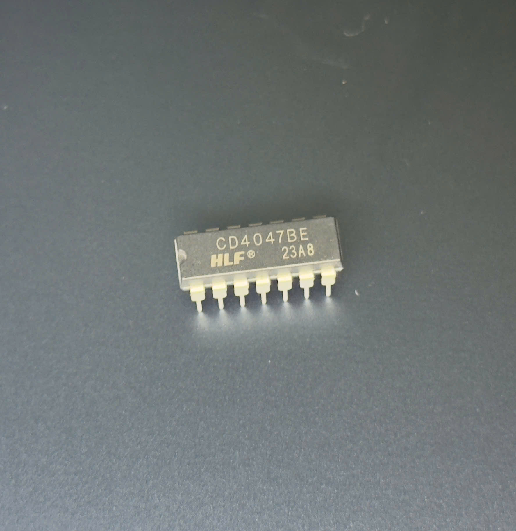 CD4047BE HLF - Linh Kiện NDT