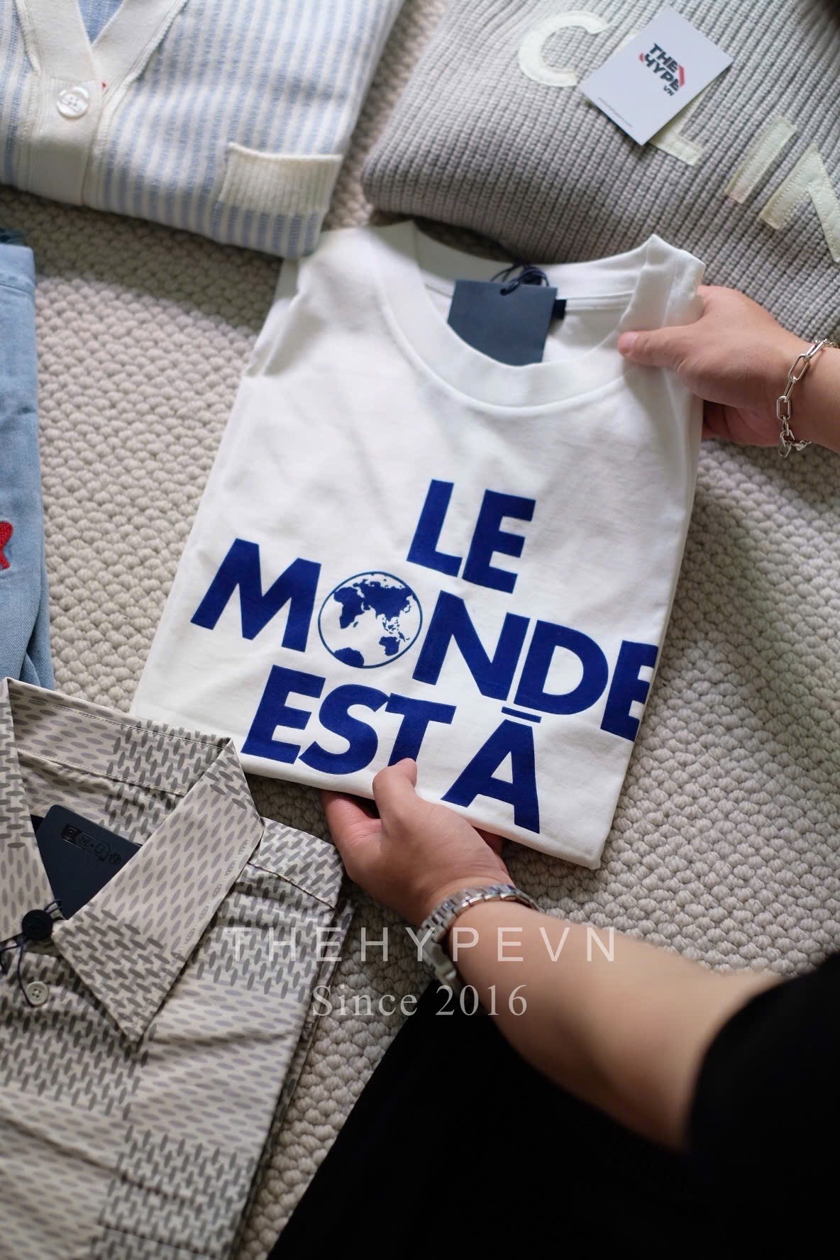 ÁO THUN LOUIS VUITTON LV LE MONDE (WHITE)