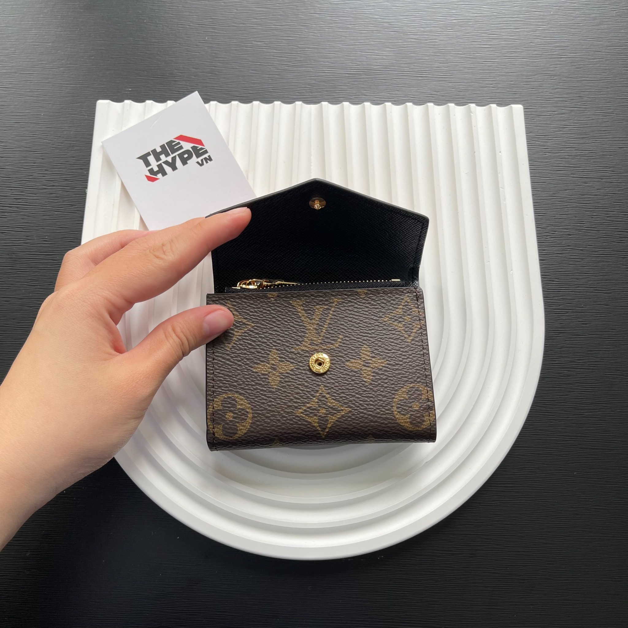 Ví Ngắn Louis Vuitton Zoé Giant Monogram (Grey) [Mirror Quality]