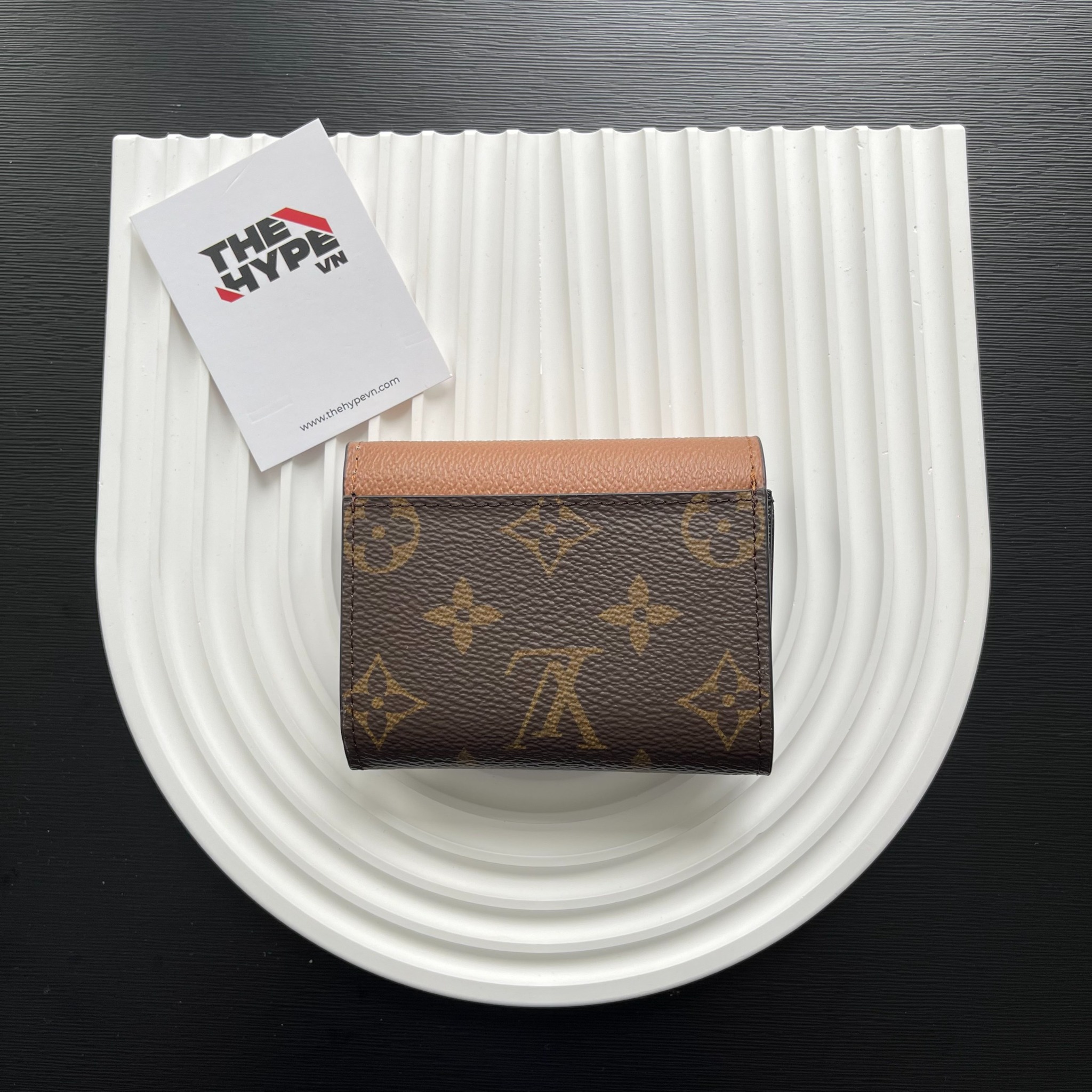 Ví Ngắn Louis Vuitton Zoé Giant Monogram (Grey) [Mirror Quality]