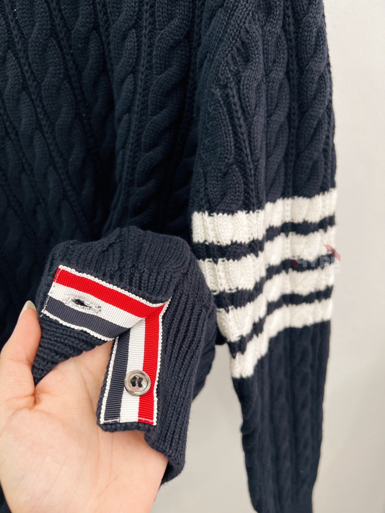 THOM BROWNE SWEATER - Áo TB 4-bar Cable Knit (Navy) [Mirror quality]
